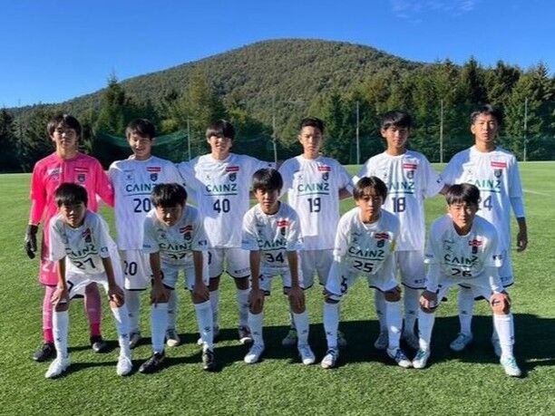 .
【U-14試合結果⚽】
NIWANO CUP群馬県クラブユースサッカー大会
🏆決勝トーナメント B敗者トーナメント
🆚 FC Aslan Azul
📅10/14（Mon)
⏰8:30kickoff
 🏟 Versoixグラウンド
🔢4-1（2-1、2-0）
📋〇勝ち

🏆決勝トーナメント B敗者トーナメント
🆚ジェダリスタ高崎
📅10/14（Mon)
⏰11:00kickoff
 🏟 ニューダボスグラウンド
🔢1-3（0-3、1-0）
📋●負け

【U-14佐藤コーチコメント💬】
連戦で体がきつい中でも選手はよくプレーしてくれました。ただきつくても相手に隙を見せてしまえばそこをつかれてしまいます。日常のトレーニングからさらに積み重ねていき、この大会の悔しさを成長と結果に変えていきたいと思います。
#thespa #ザスパ群馬 #ザスパ群馬アカデミー #ザスパ群馬U15