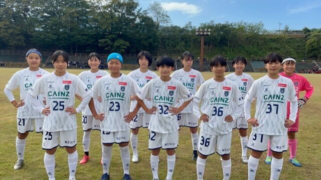 .
【U-15レディース試合結果⚽】
第34回群馬県女子サッカーリーグ2部
🏆第6節
🆚太田女子高校
📅11/10（Sun)
⏰13:00kickoff
 🏟浄法寺スポーツ公園
🔢6-0（3-0、3-0）
📋〇勝利
【U-15レディース瀬間コーチコメント💬】
先週末の試合に比べ、ドリブル突破や2列目の飛び出しからのクロスボールの質と中の選手の入るタイミング、入る場所の精度が上がり、得点を重ねられたのが良かった。
ただ、サイド攻撃を警戒された時の中央の崩しのアイディアと精度が足りなかったので、TRから改善していきたい。
#thespa #ザスパ群馬 #ザスパ群馬アカデミー #ザスパ群馬U15 #ザスパ群馬レディース