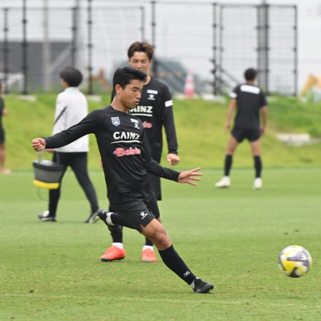 今週のトレーニングフォト🏋️📸
6/15（日）は、 #カマタマーレ讃岐 戦🔥リーグ戦5月以降2勝3分で負け無し継続中❗️このまま勝利を積み重ねましょう🏅

🏆明治安田J3リーグ 第16節
🆚 カマタマーレ讃岐
🗓6/15(日) 19:00キックオフ
🏟#正田醤油スタジアム群馬 

#thespa #ザスパ群馬 #ChasingGlory